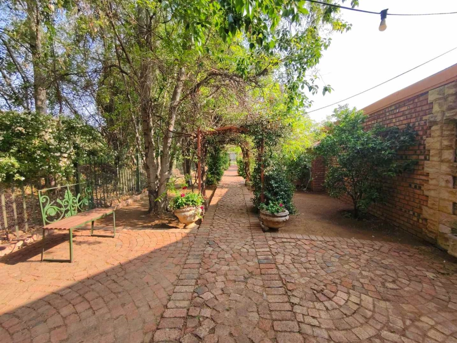 6 Bedroom Property for Sale in Quaggafontein Free State